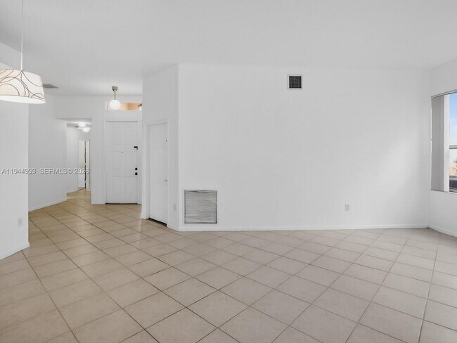 Foto del edificio - 15687 SW 53rd St