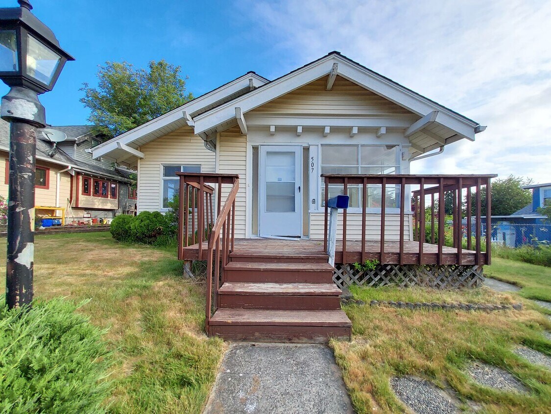Primary Photo - JUST REMODELED 3 BEDROOM, 1 BATH!! !! EVER...