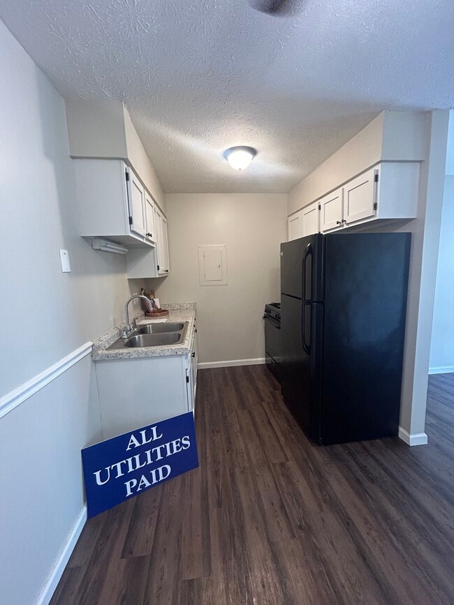 Building Photo - Greenhaven Apartments ALL UTILITIES PAID!