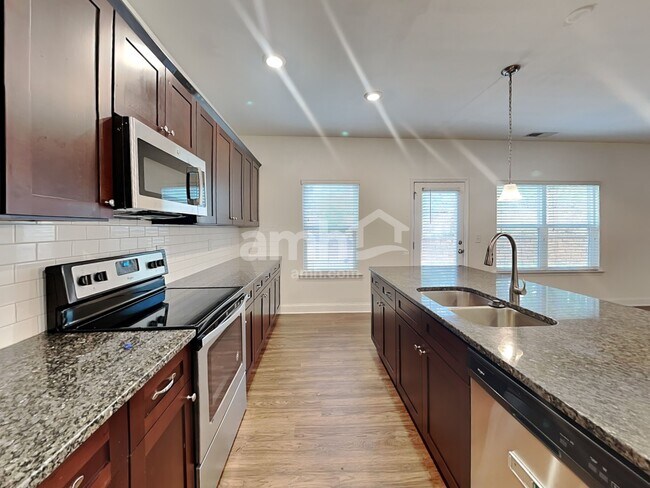 Building Photo - 451 Pearson Cir