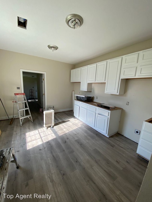 Building Photo - 3 br, 2 bath Apartment - 2524 Port
