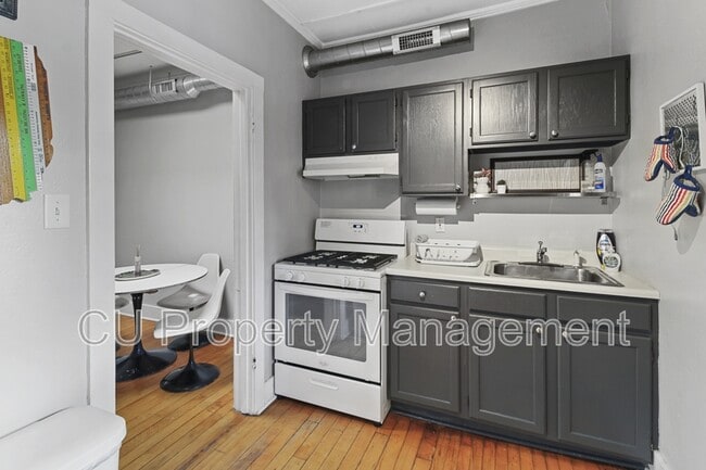 Foto del edificio - 415 N Neil St