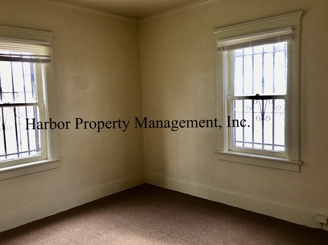 Foto del edificio - 1128-1128 W 60th Pl
