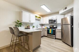 2 BR, 2 BA - 1,040 SF - Vista Verde