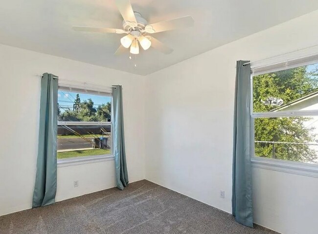 Foto del edificio - 10561 Mountain View Ave