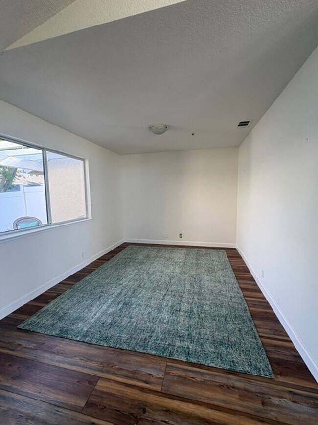 Foto del edificio - 981 Bluebell Way