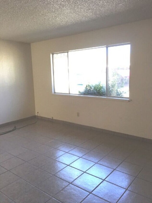 Primary Photo - 1 bedroom apartment in Greenfield