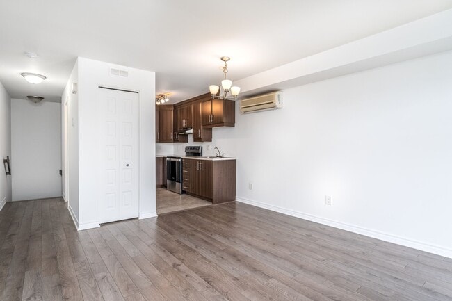 Building Photo - 582 du Plateau Boulevard