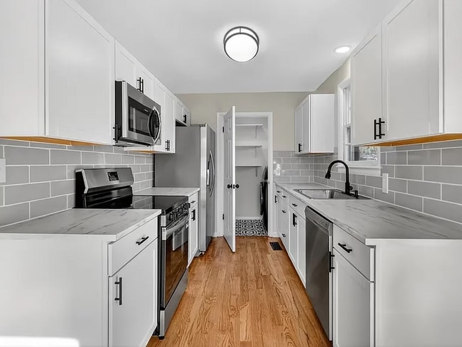 Building Photo - 2718 Mckeige Ct