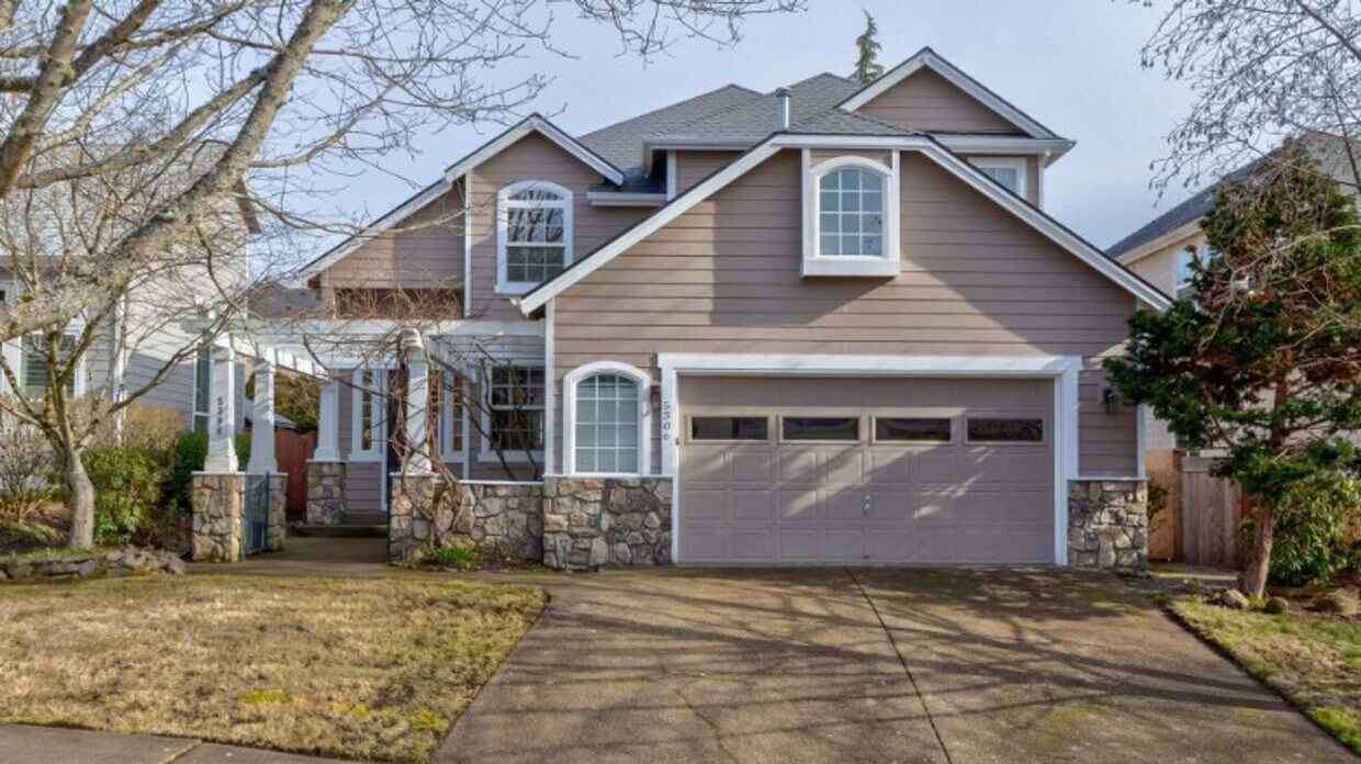 Primary Photo - Beautiful 4 BD* 3 BA* Single Family Home L...