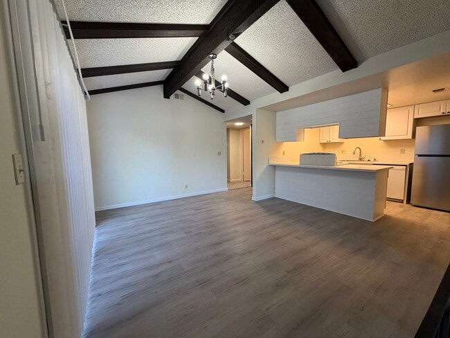 Building Photo - Fully Renovated 2-Bedroom Home with Spacious Layout in Prime Fair Oaks Location