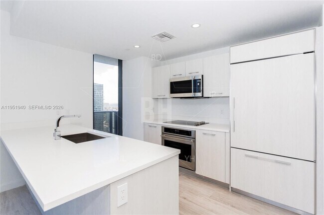 Foto del edificio - 45 SW 9th St