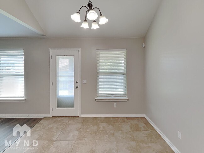 Foto del edificio - 512 SW 44th St