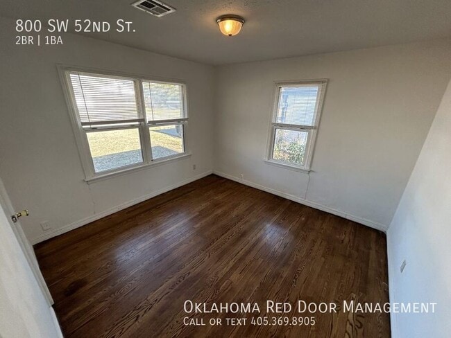 Building Photo - 800 SW 52nd St