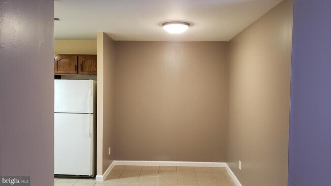 Building Photo - 9440 Fairgreen Ln