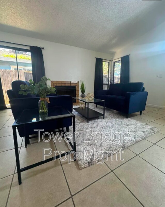 Foto del edificio - 7516 Whisperwillow Dr