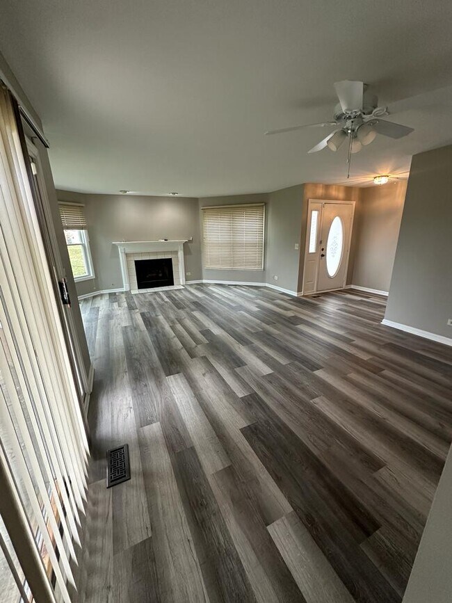 Foto del edificio - 17 Willow Pkwy