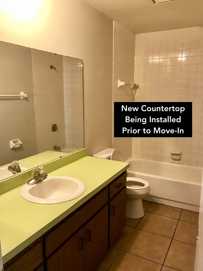 Say goodbye to this green countertop! Counter will be redone prior to move in! - 4922 20th St E