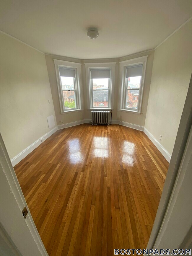 Building Photo - 1171 Boylston St
