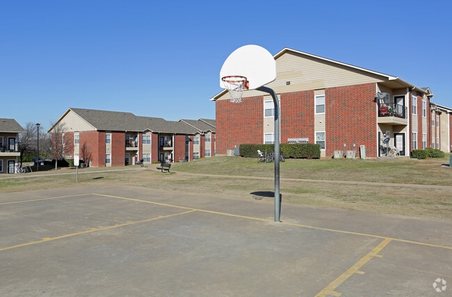 Basketball Court - The Ranch at Frisco Apartments