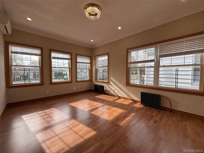 Foto del edificio - 713 Yonkers Ave