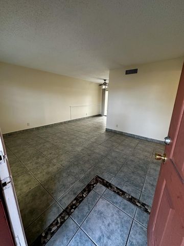 Building Photo - 4247 Oak Terrace Dr