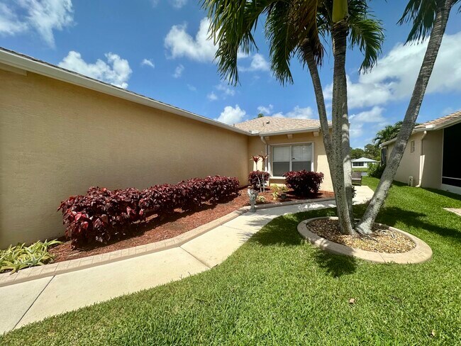 Foto del edificio - 867 SW Rocky Bayou Terrace
