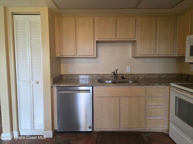 Foto del edificio - 1145 N Shannon Ave