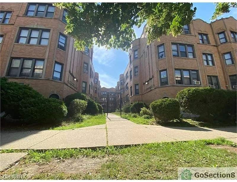 Primary Photo - 234 N Pine Ave