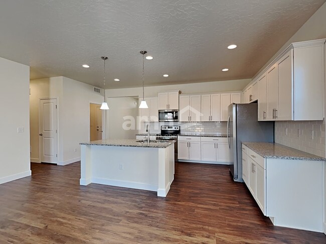 Building Photo - 362 E Sicily Dr