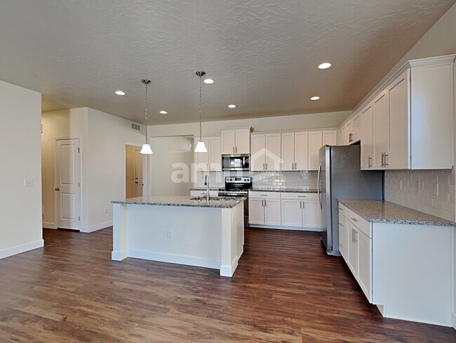Building Photo - 362 E Sicily Drive