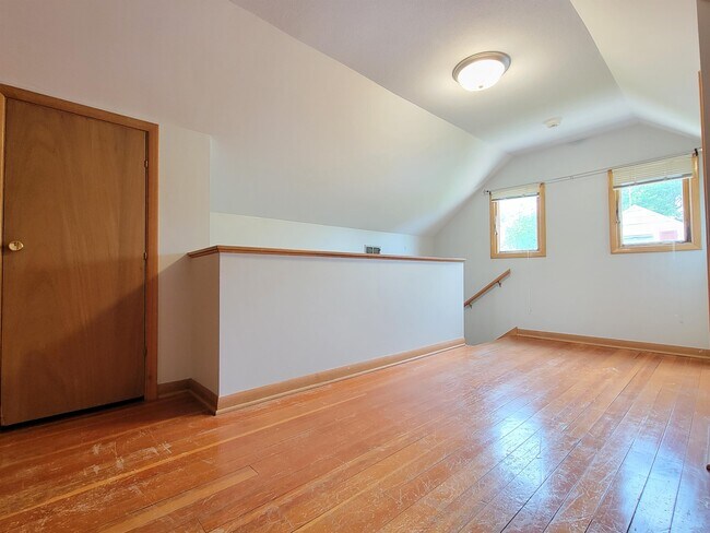 Foto del edificio - 1250-4 1/2 4 1/2 St NW