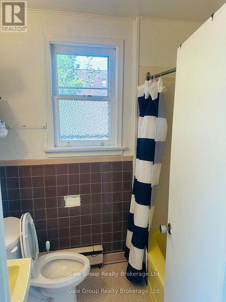 Photo du bâtiment - 406 Simcoe St