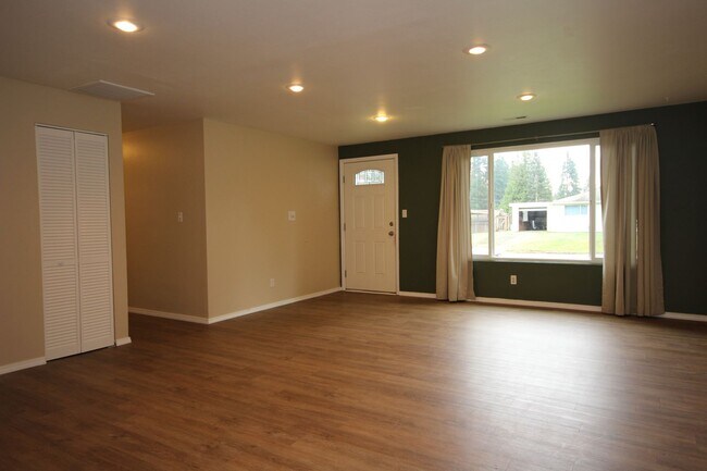 Foto del edificio - *Application Pending!* Wonderful home in F...