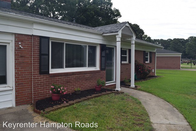 Building Photo - 3 br, 1 bath House - 313 Sparrow Rd North