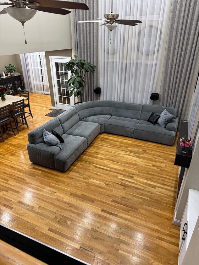 Foto del edificio - 412 Juniper Dr