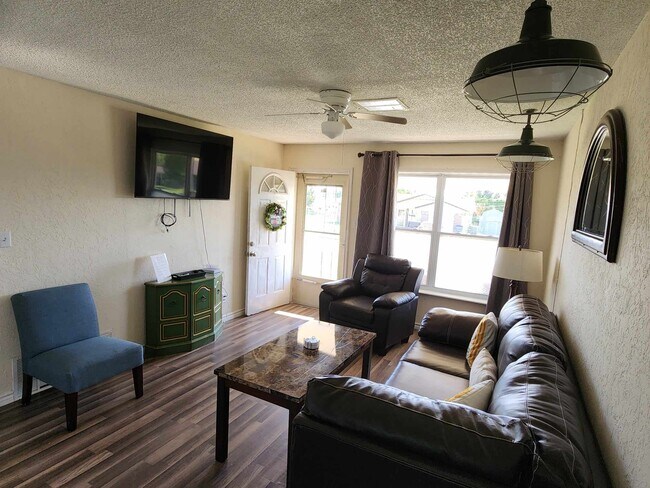Foto del edificio - 2611 NW 46th Pl