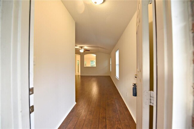 Building Photo - 612 Emma Rose Trail