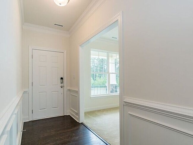 Foto del edificio - Available NOW- Beautiful 4 Bedroom Home in...