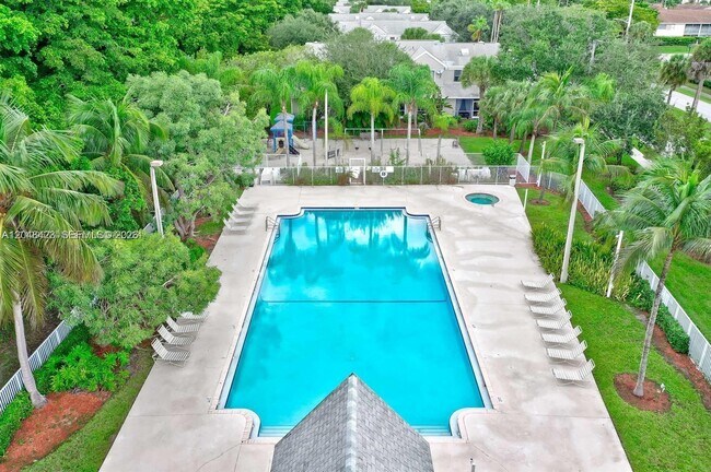 Building Photo - 7858 Dixie Beach Cir