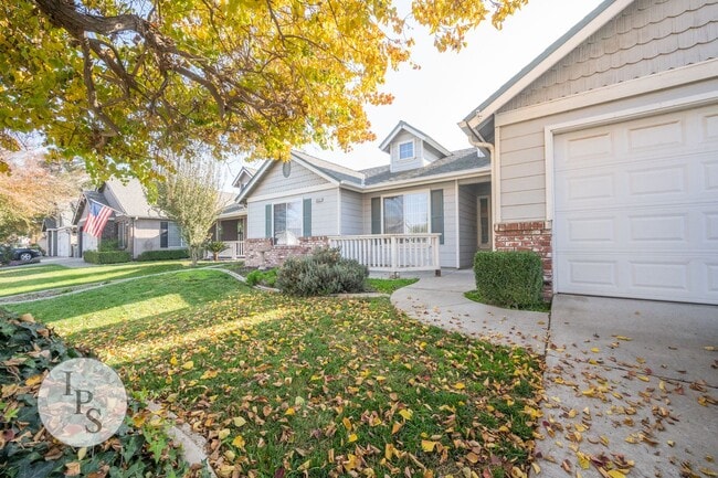 Building Photo - Fresno Westside Home, 3BR/2BA, Built 2002 ...