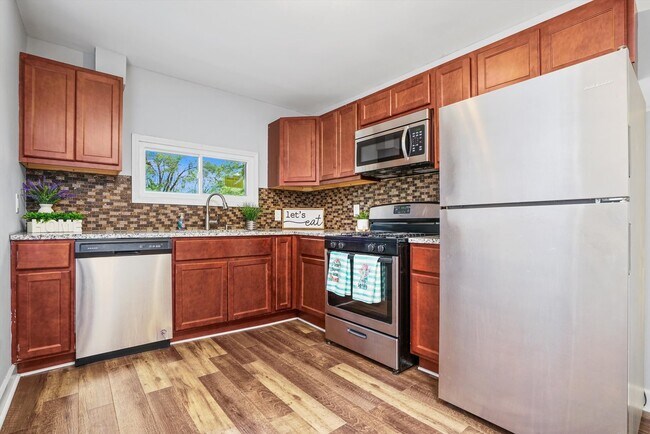 Foto del edificio - 16125 Marshfield Ave