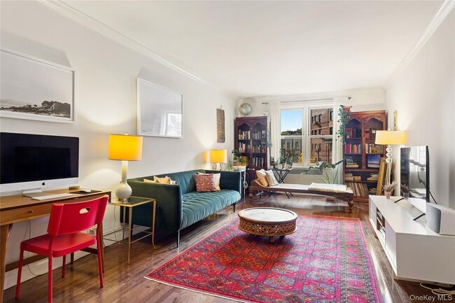 Building Photo - 73-12 35th Ave