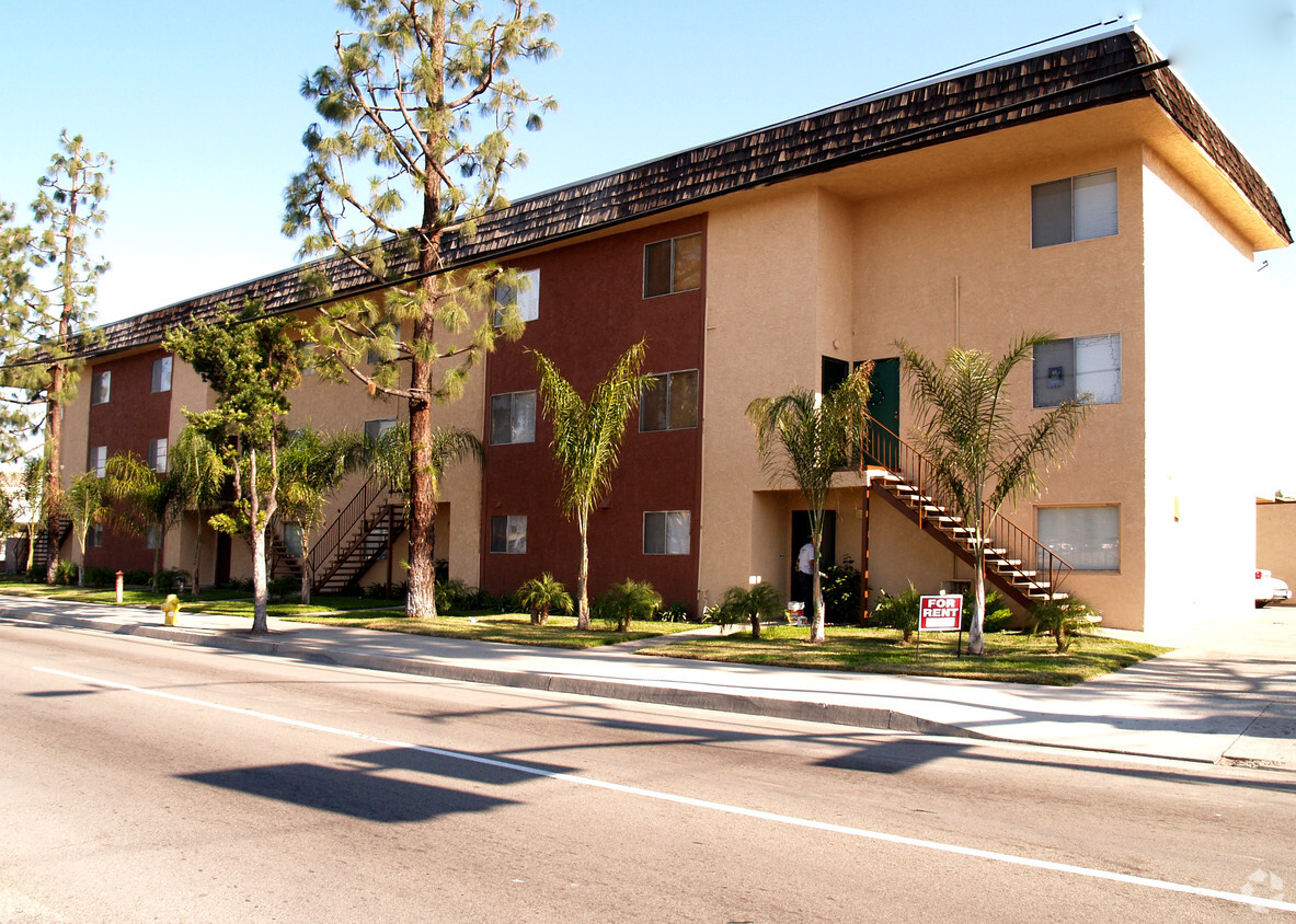 Primary Photo - Green Acre Apartments