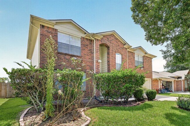 Building Photo - 1806 Oak Ridge Dr