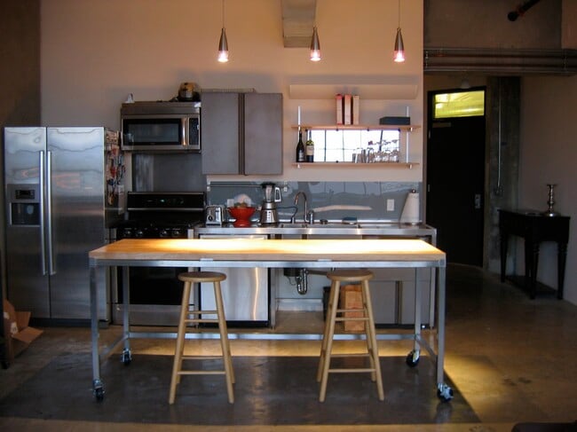 Kitchen - 315 E 8th St