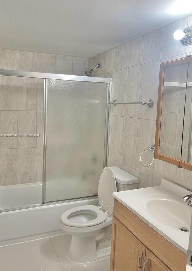 Foto del edificio - 8240 SW 210th St