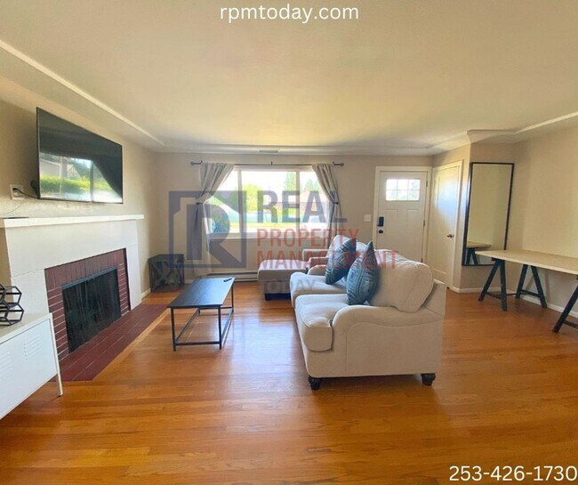 Foto del edificio - Stylish and Convenient 2BR/1BA Home with A...