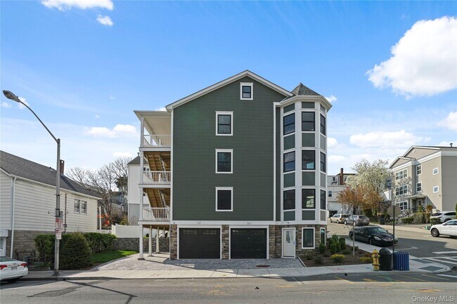 Building Photo - 80 Depeyster St