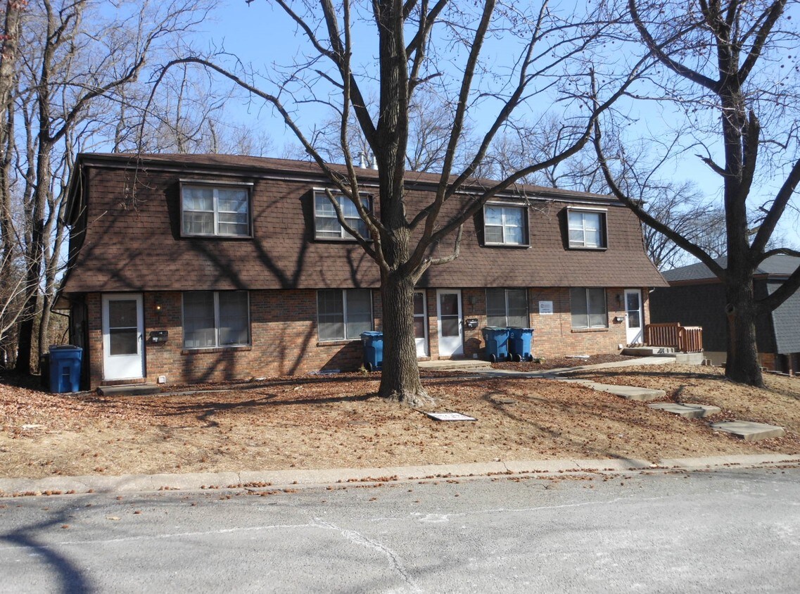 1102 Arrowhead Dr, Collinsville, IL 62234 Townhome Rentals in